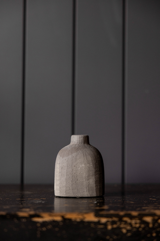 Karis Bud Vase Black