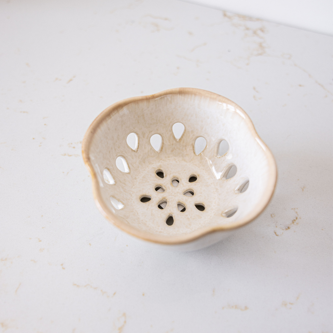 Ceramic Berry Bowl | By Luxe B Co.