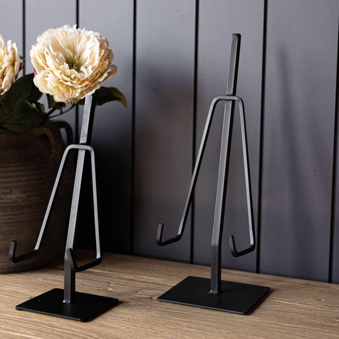 Easel Iron Dual Arm Black | By Luxe B Co.