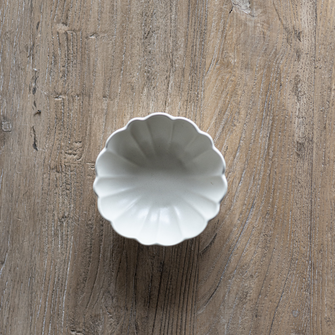 Scalloped Footed Bowl - Luxe B Co