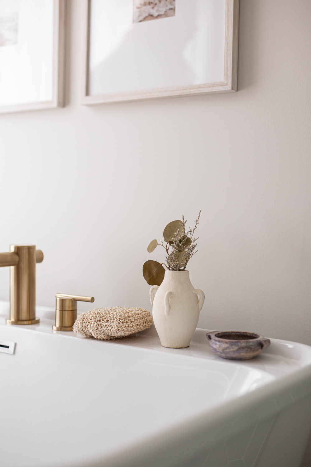 Marble soap dish from Luxe B Co made of soapstone, featuring a smooth surface and elegant design for bathroom or vanity use.