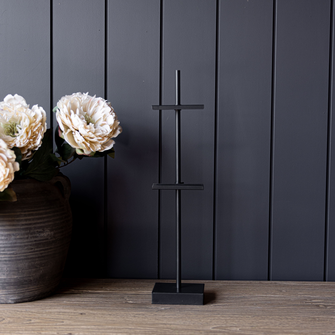 Adjustable Easel Black | By Luxe B Co.