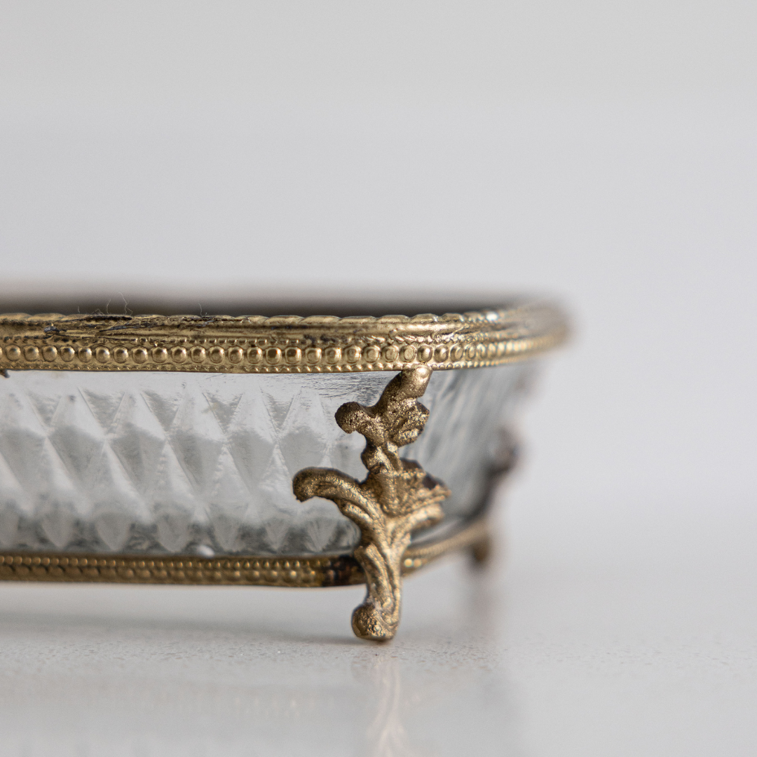 Antique Inspired Metal Footed Soap Dish | By Luxe B Co