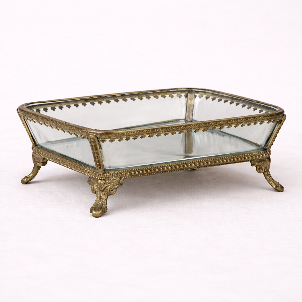 Antique Inspired Metal Footed Soap Dish | By Luxe B Co.
