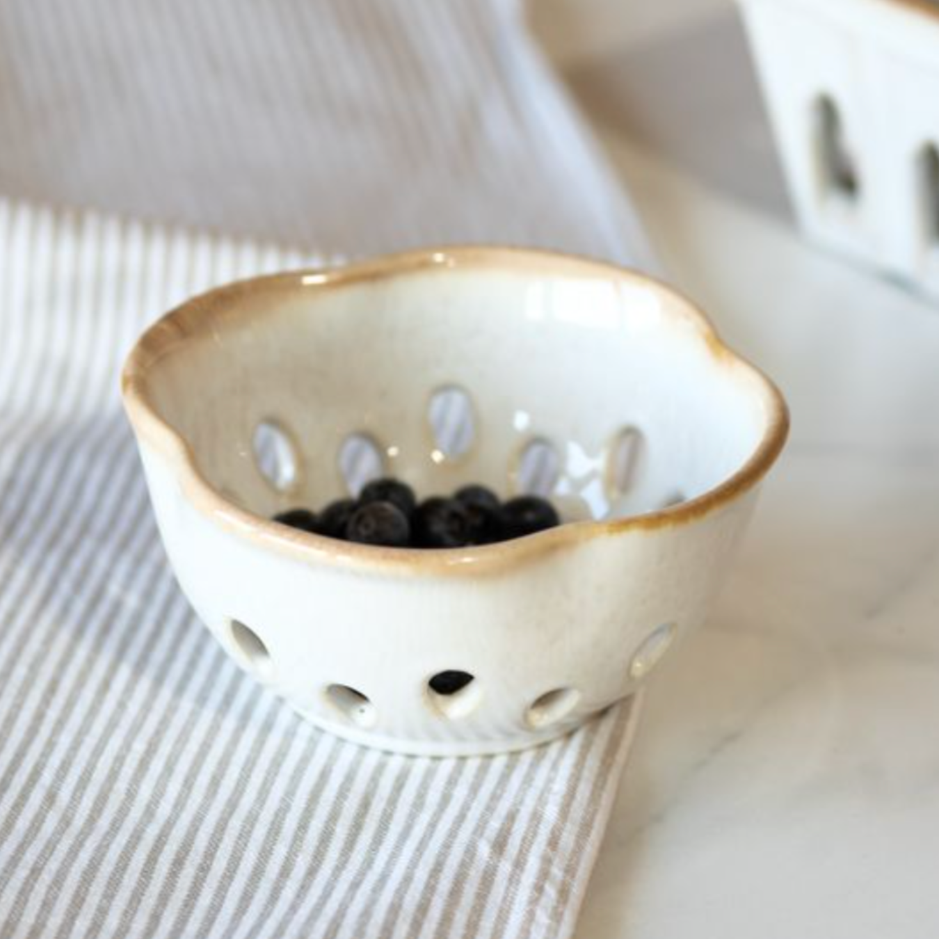 Ceramic Berry Bowl | By Luxe B Co.