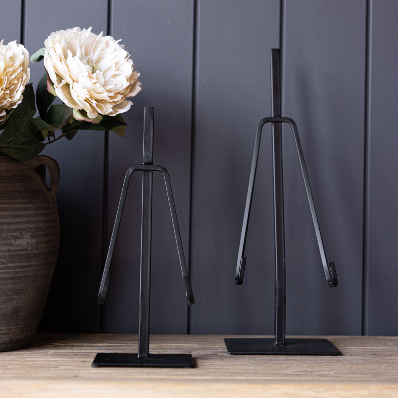 Easel Iron Dual Arm Black | By Luxe B Co.