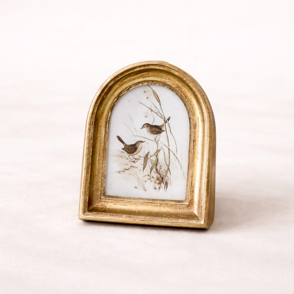 Gold Arched Petite Photo Frame | By Luxe B Co. 
