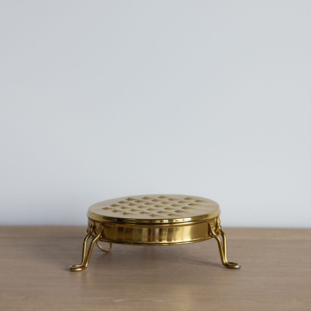 Stainless Steel Footed Grater | By Luxe B Co.