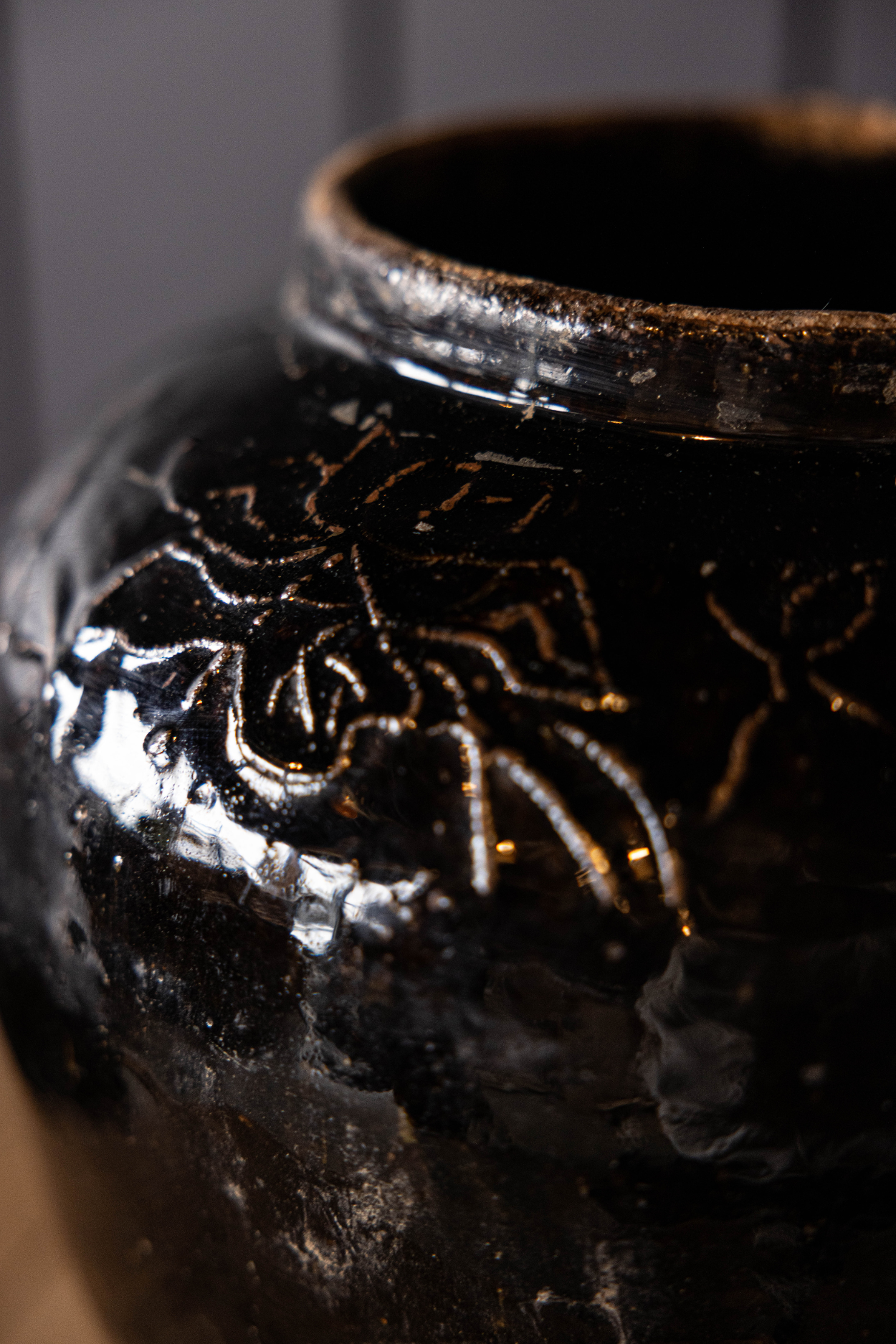 Vintage Glazed Sketched Pot | By Luxe B Co.
