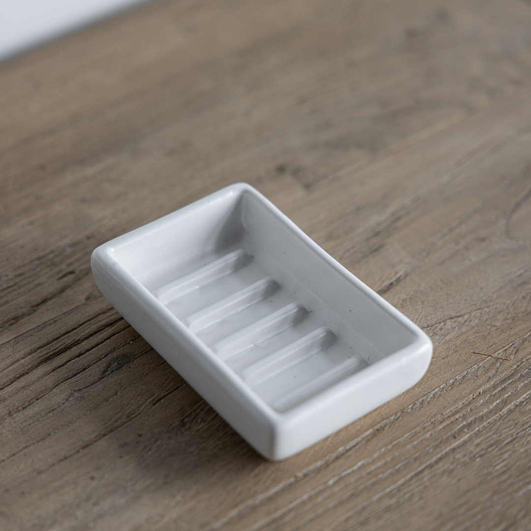 White Luna Ceramic Soap Dish | By Luxe B Co. 